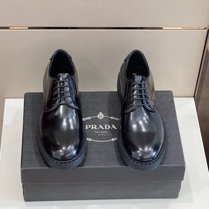 Pra*a leather shoes